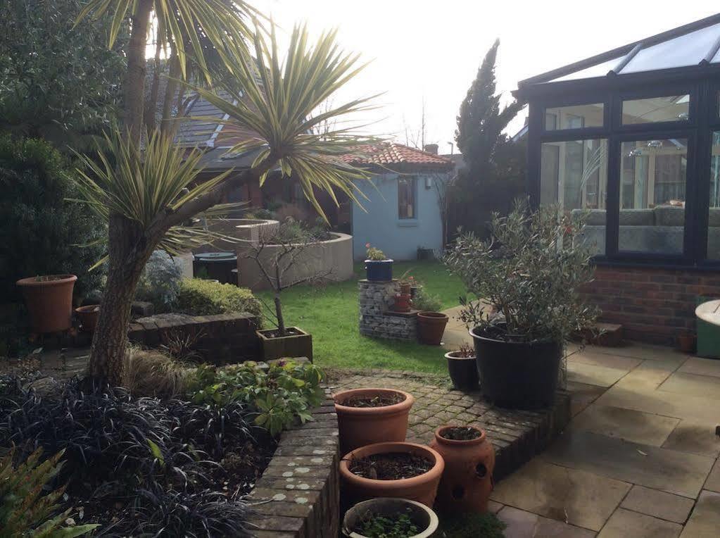 Weston Cottage Poole Esterno foto